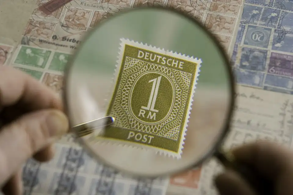Photo: Magnifying glass2