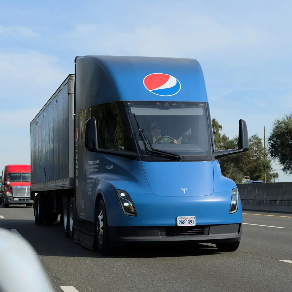 A Tesla Semi electric truck