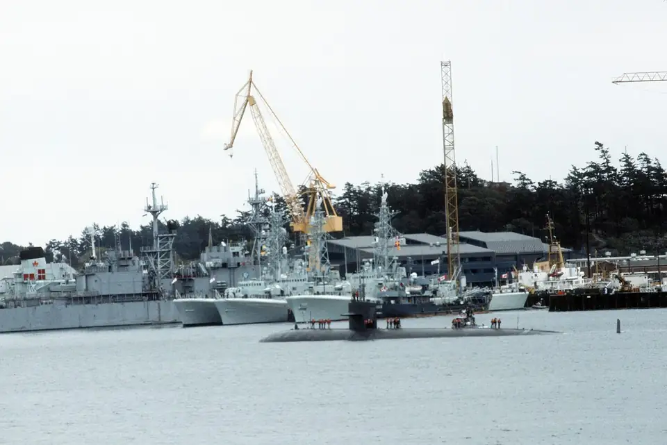 Royal Canadian Navy frigates in port at Victoria in 1993