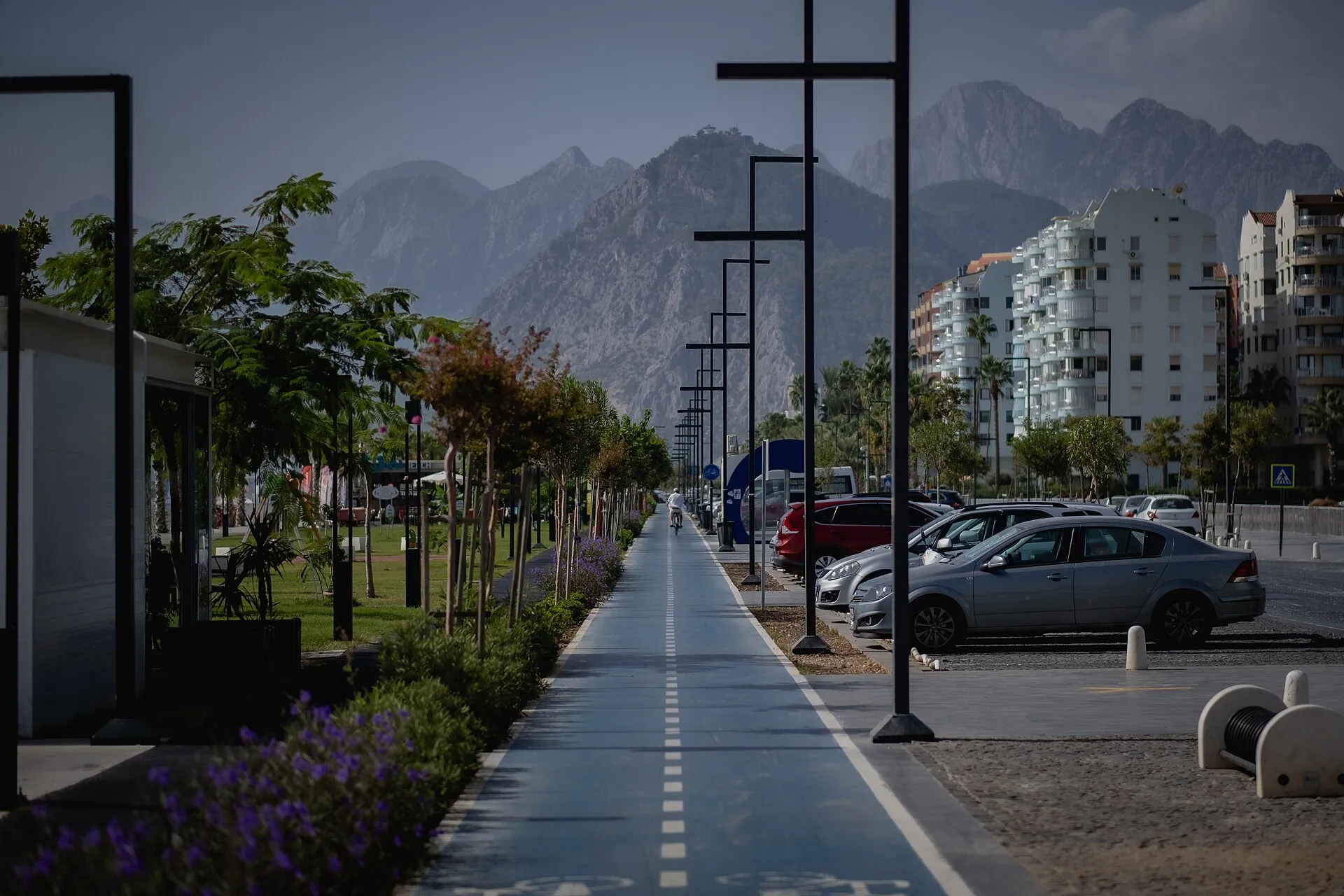 The coastal path in Antalya, Türkiye, host city of COP31.